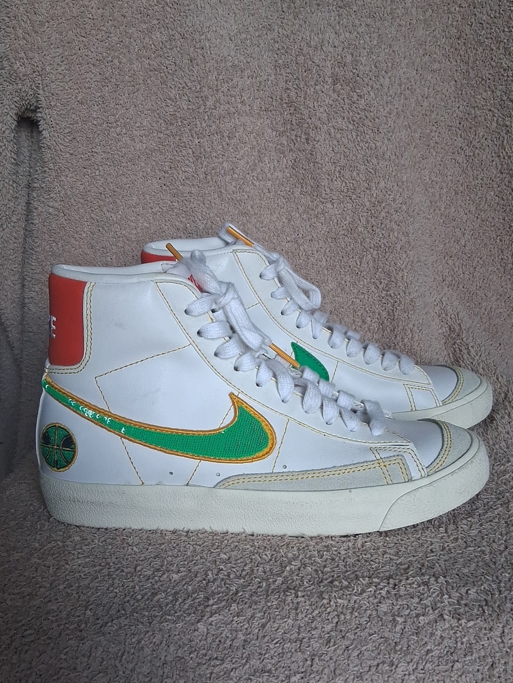 Nike Blazer Mid '77 Vintage Roswell Rayguns Sneakers